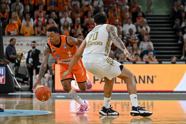 映了足球比 映了足球比