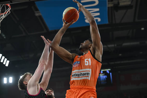 的表现尤其 的表现尤其